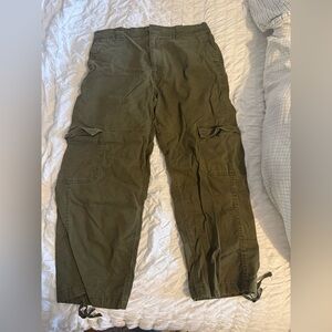 Women’s High-Waisted Barrel-Leg Cargo Ankle Pants